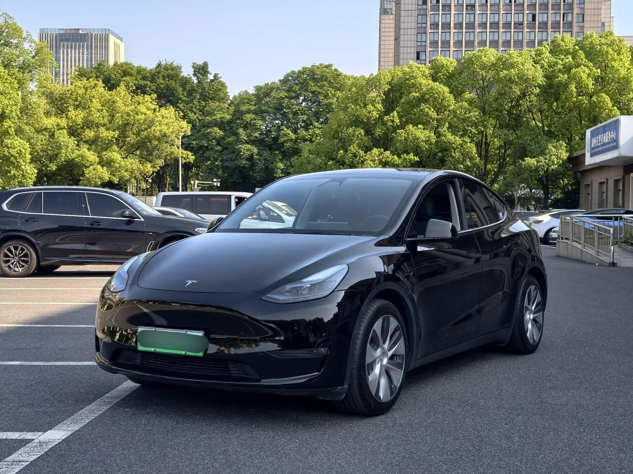 TESLA MODEL Y