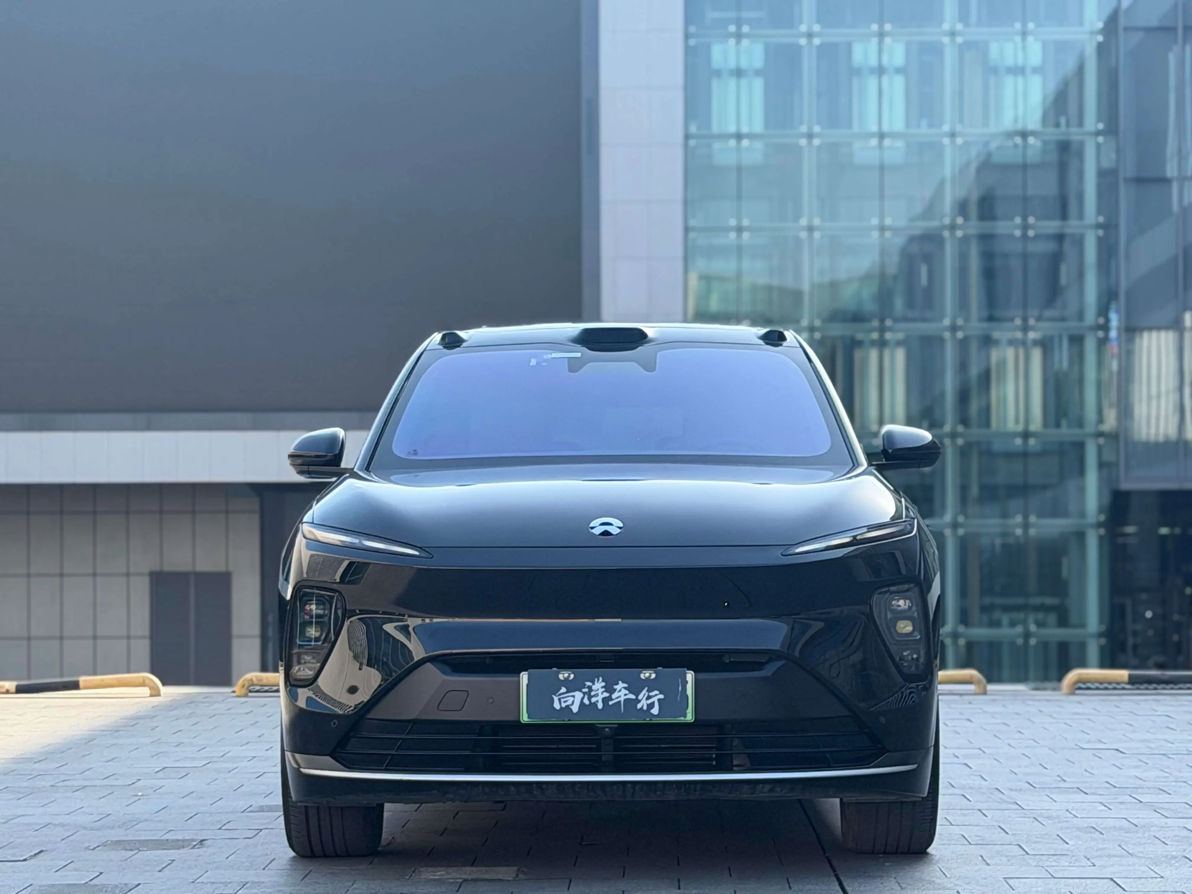 NIO ES8