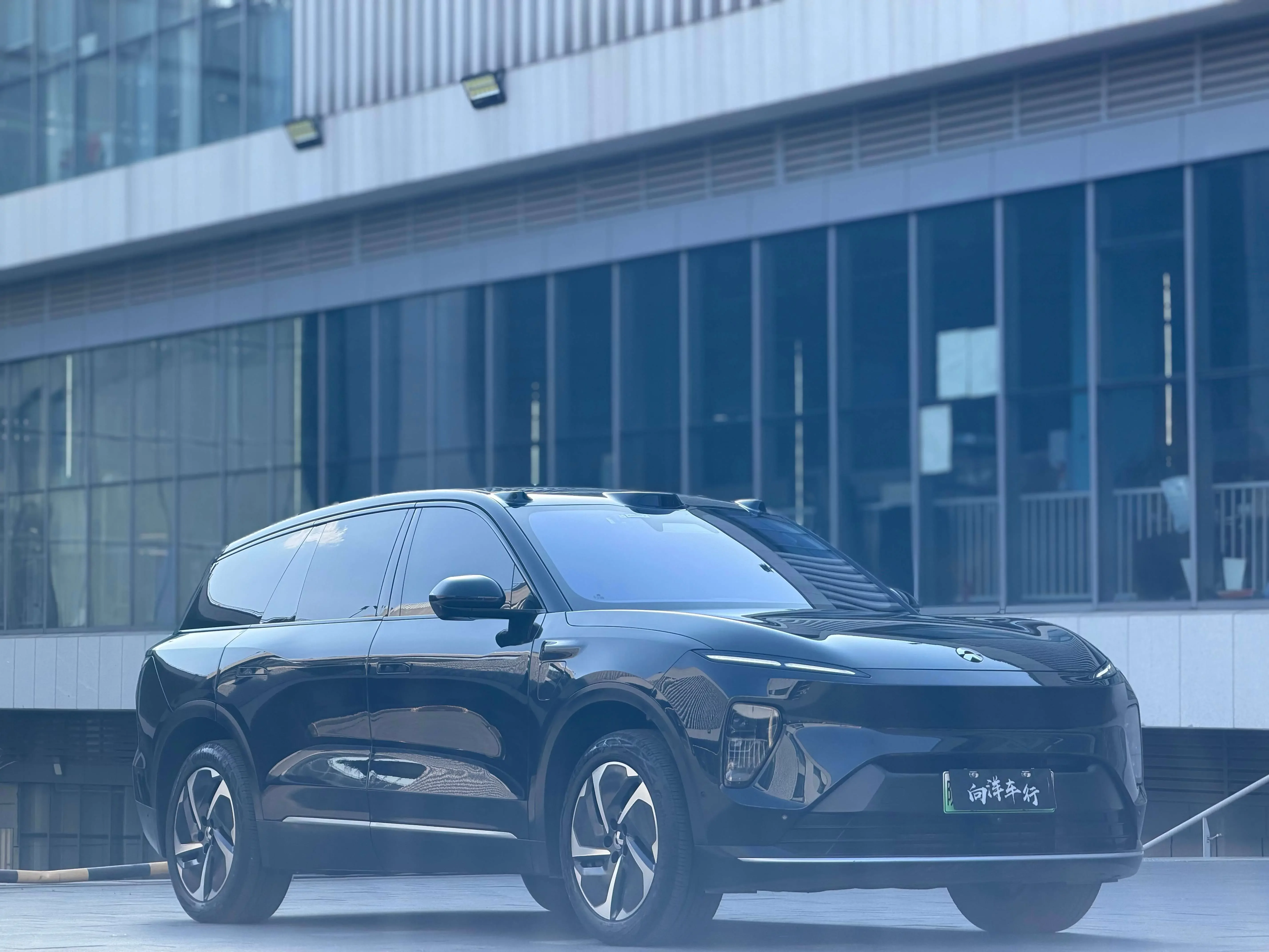 NIO ES8