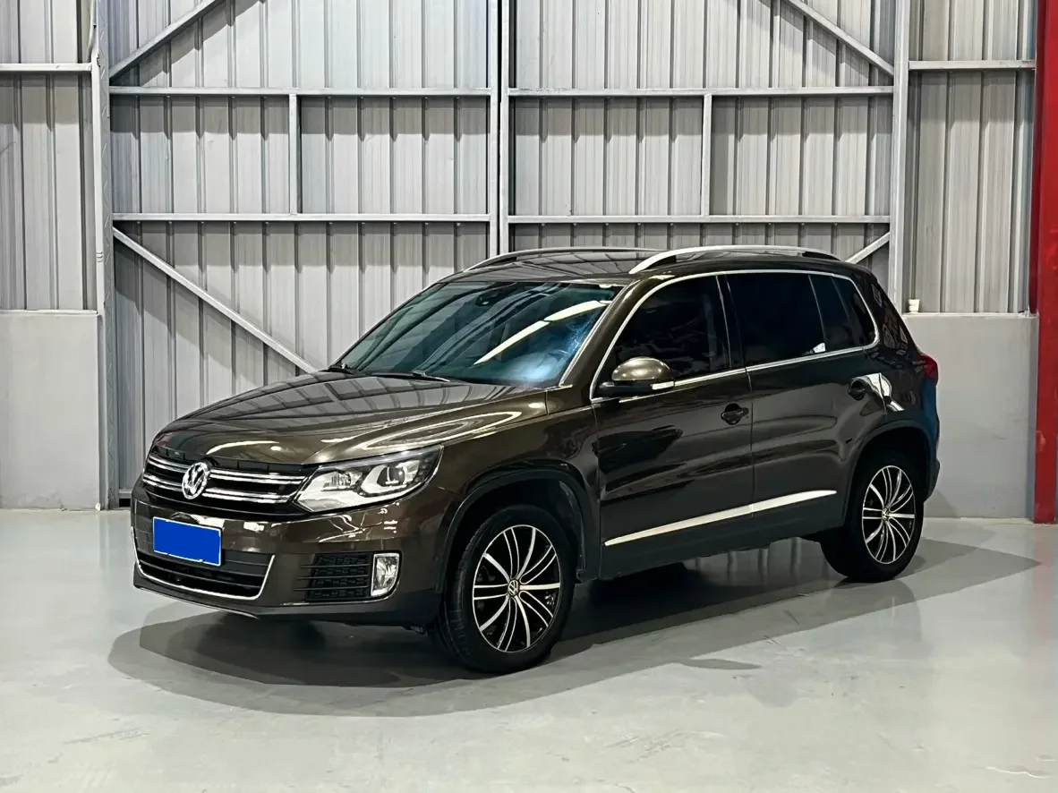 Volkswagen Tiguan (Tharu)