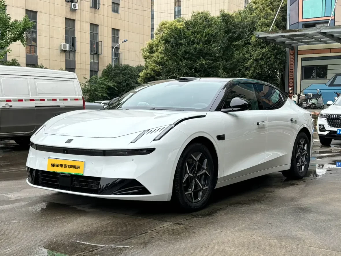 Lynk & Co 10 EM-P