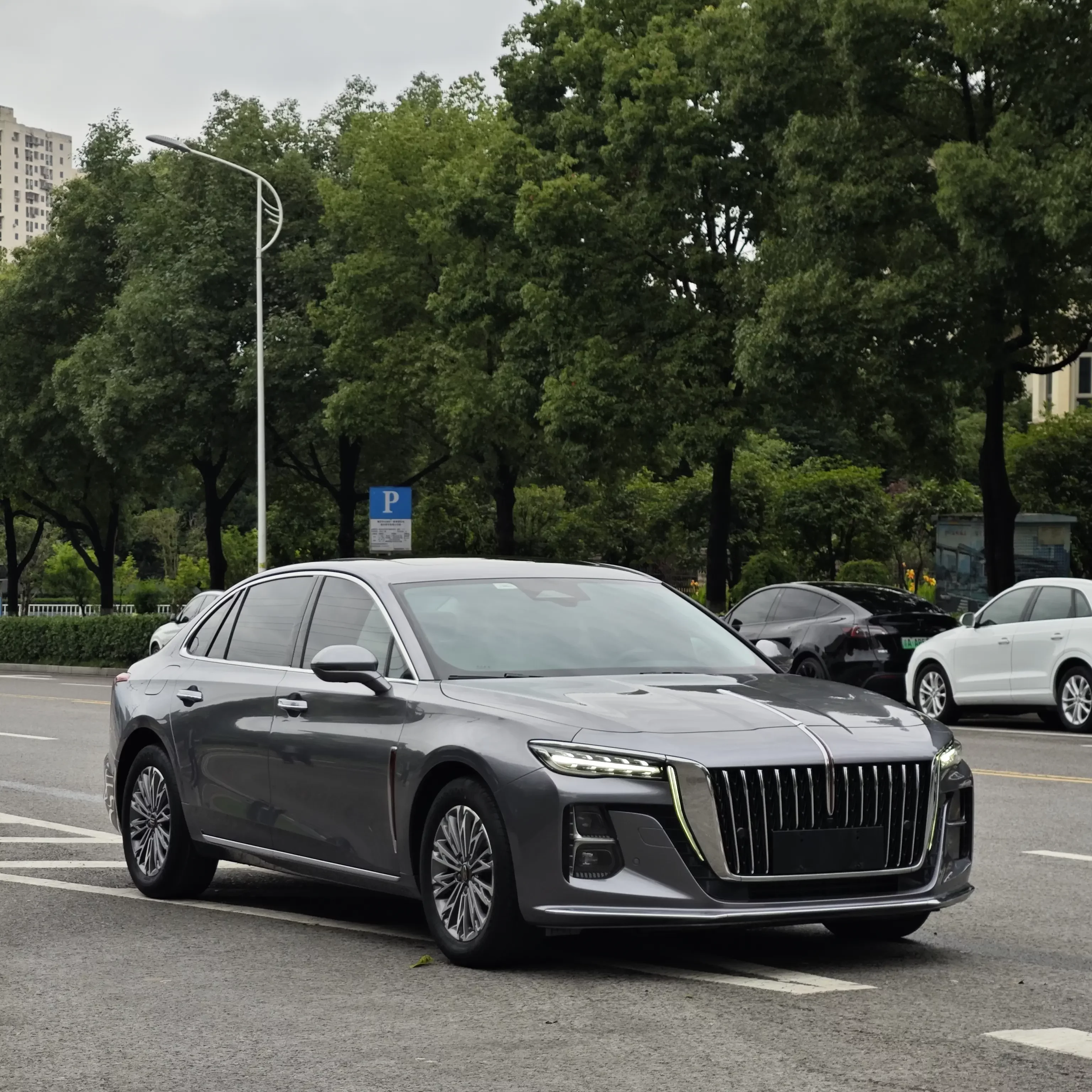 Hongqi H5