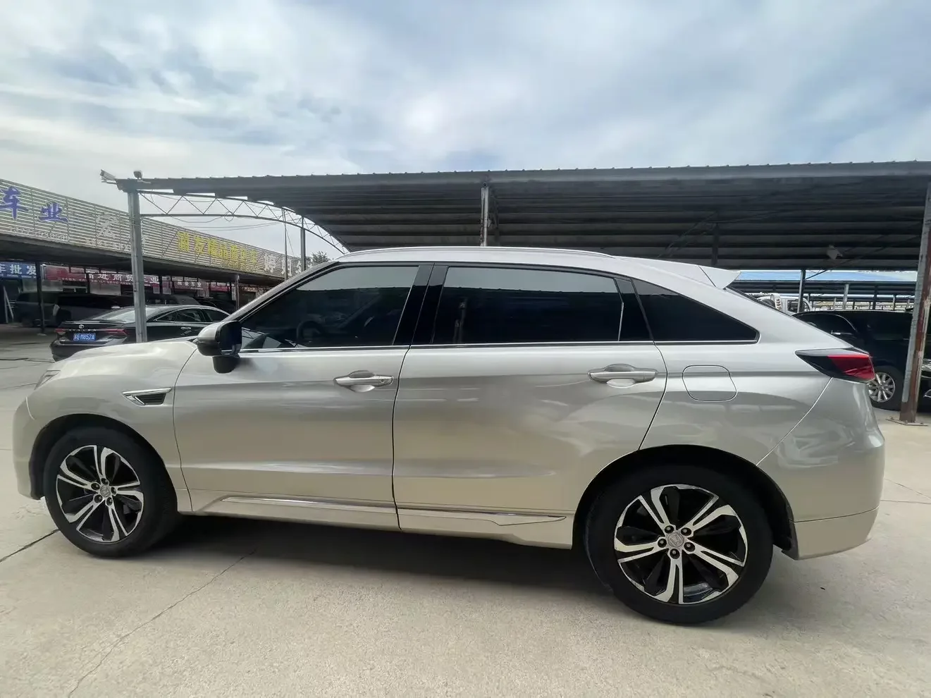 Honda UR-V