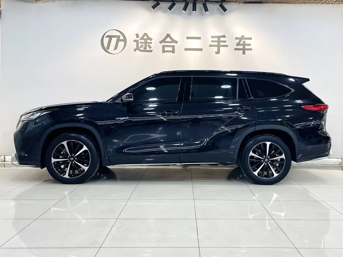 Toyota Crown Kluger