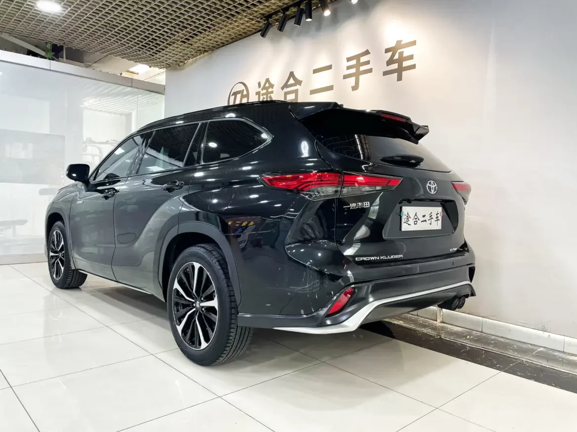 Toyota Crown Kluger