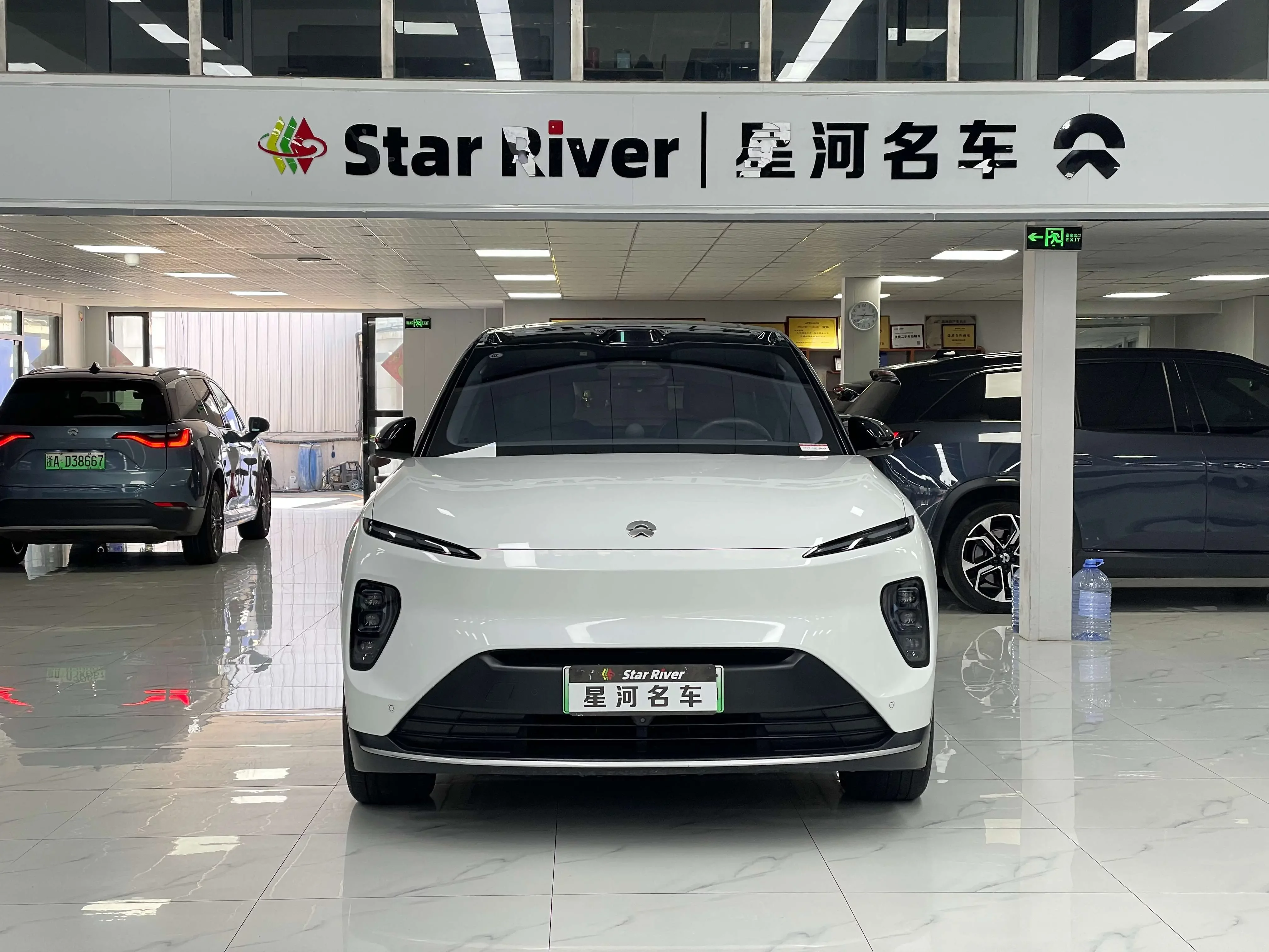 NIO ES8