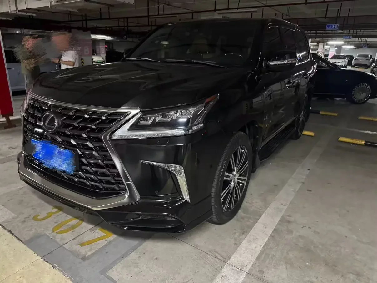 Lexus LX