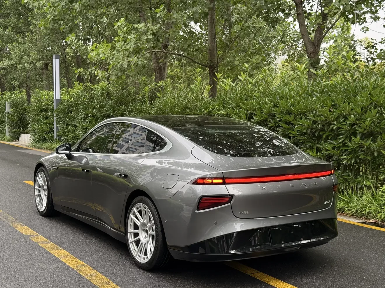 Xpeng P7