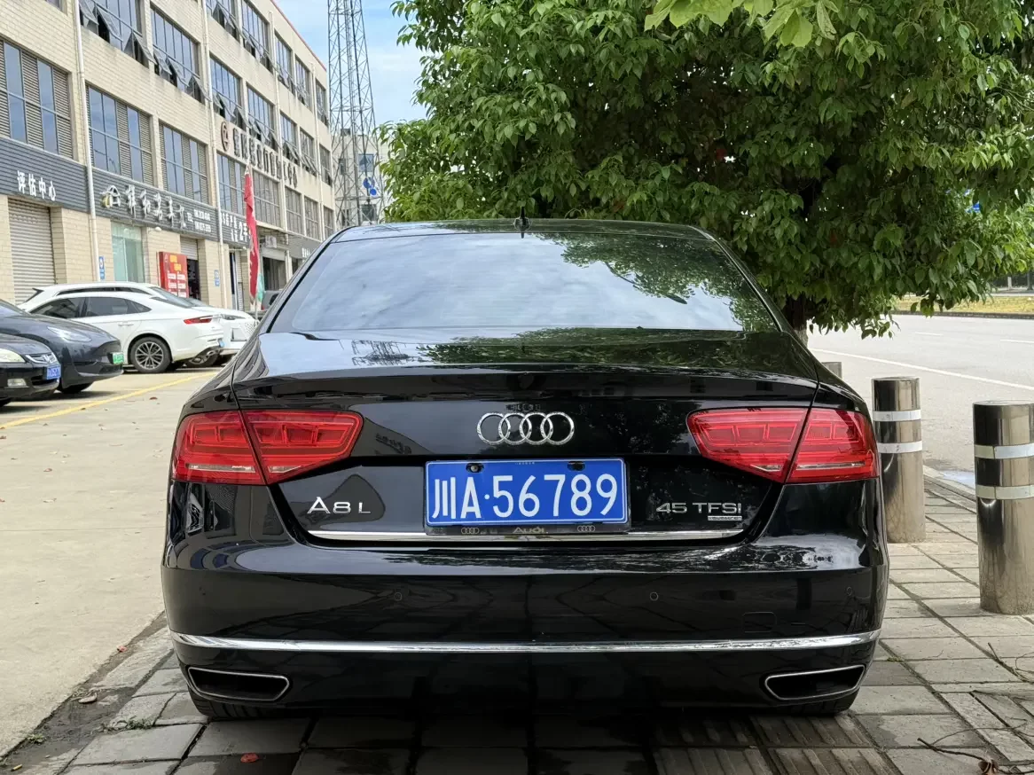 Audi A8
