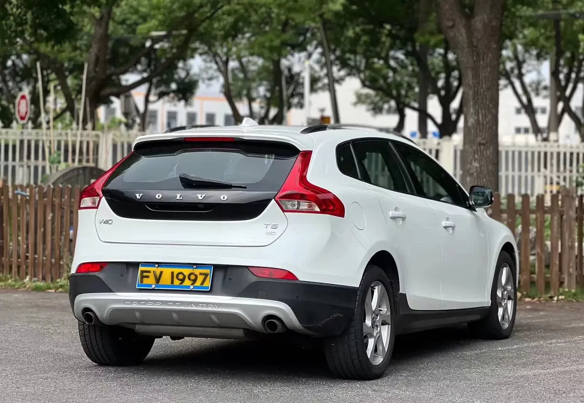 Volvo V40