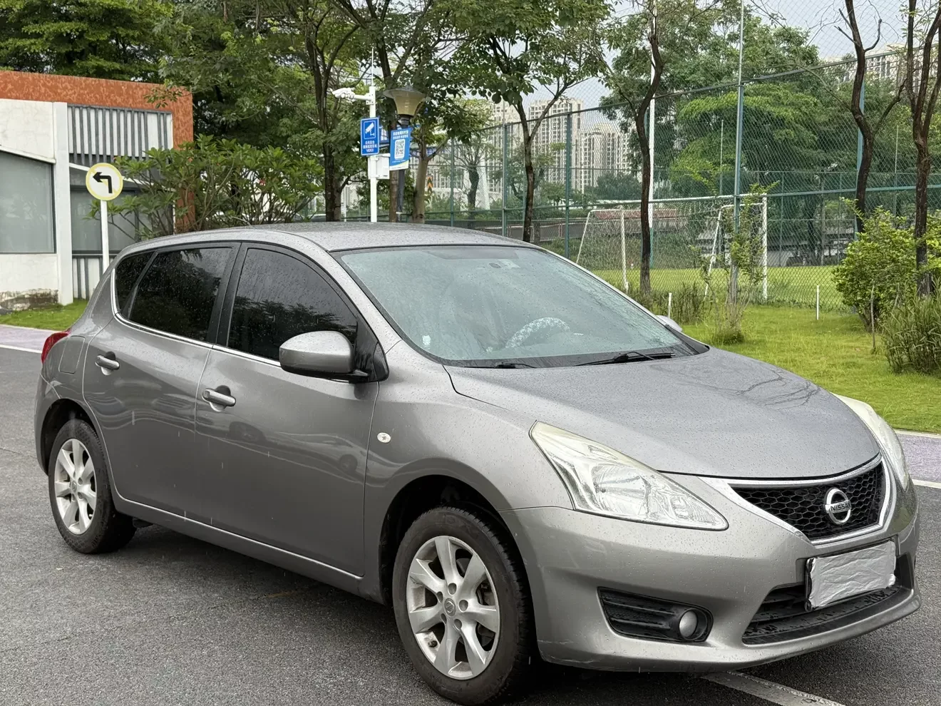 Nissan Tiida
