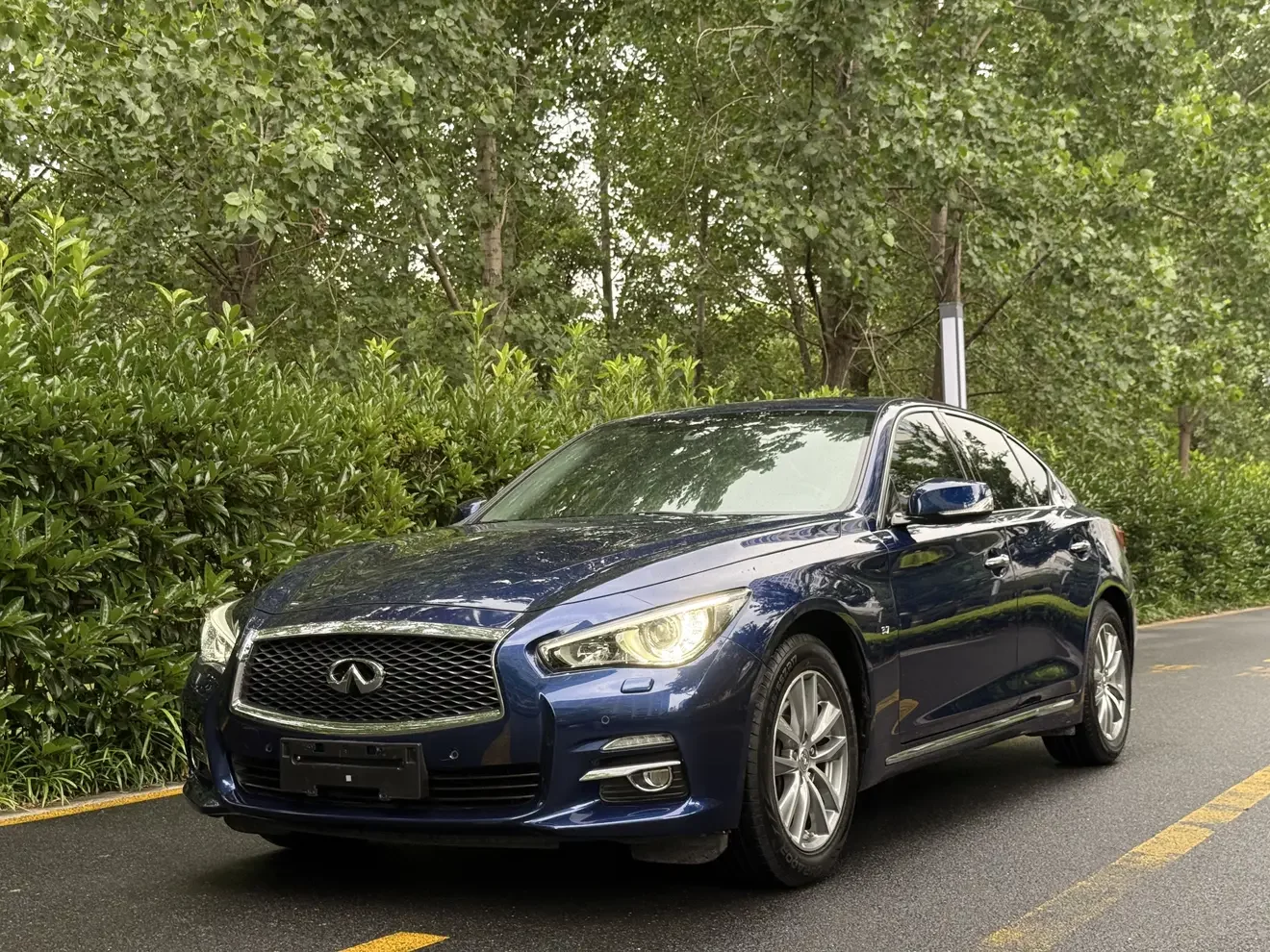 Infiniti Q50L