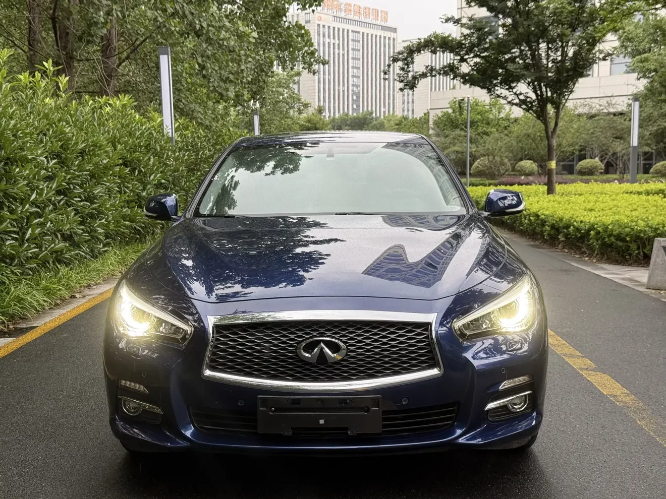 Infiniti Q50L