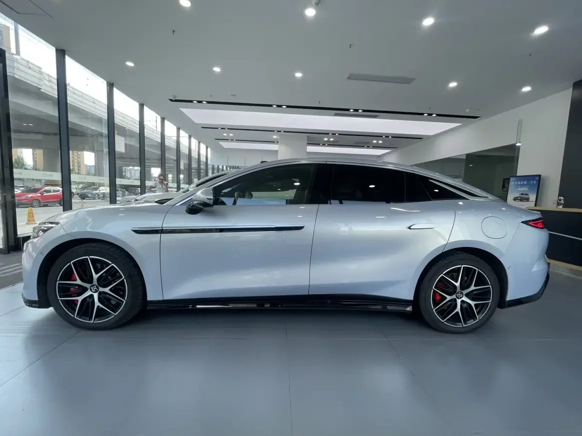 BYD Han L EV