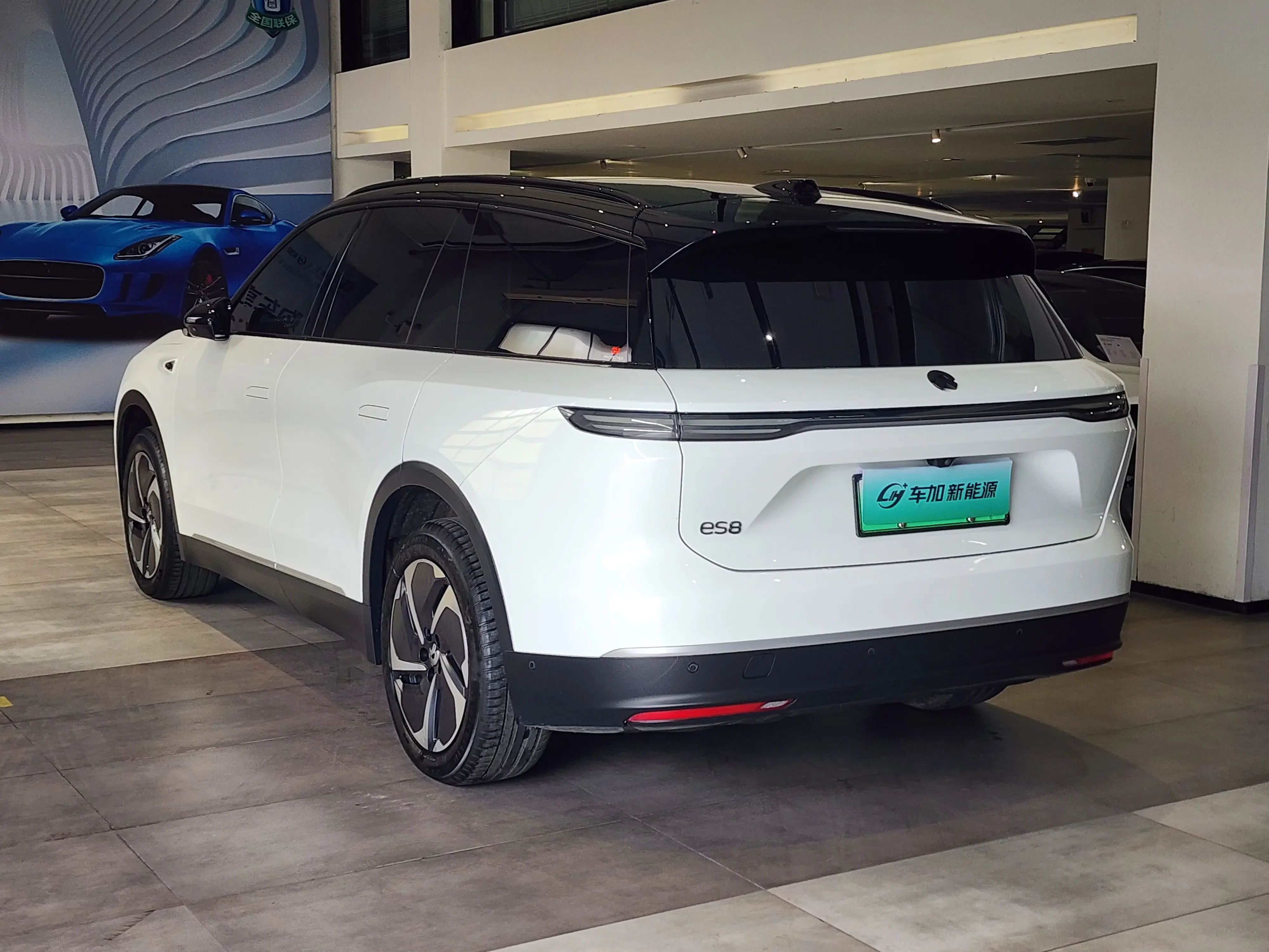 NIO ES8