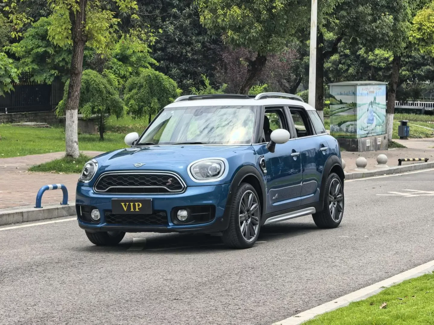 MINI COUNTRYMAN
