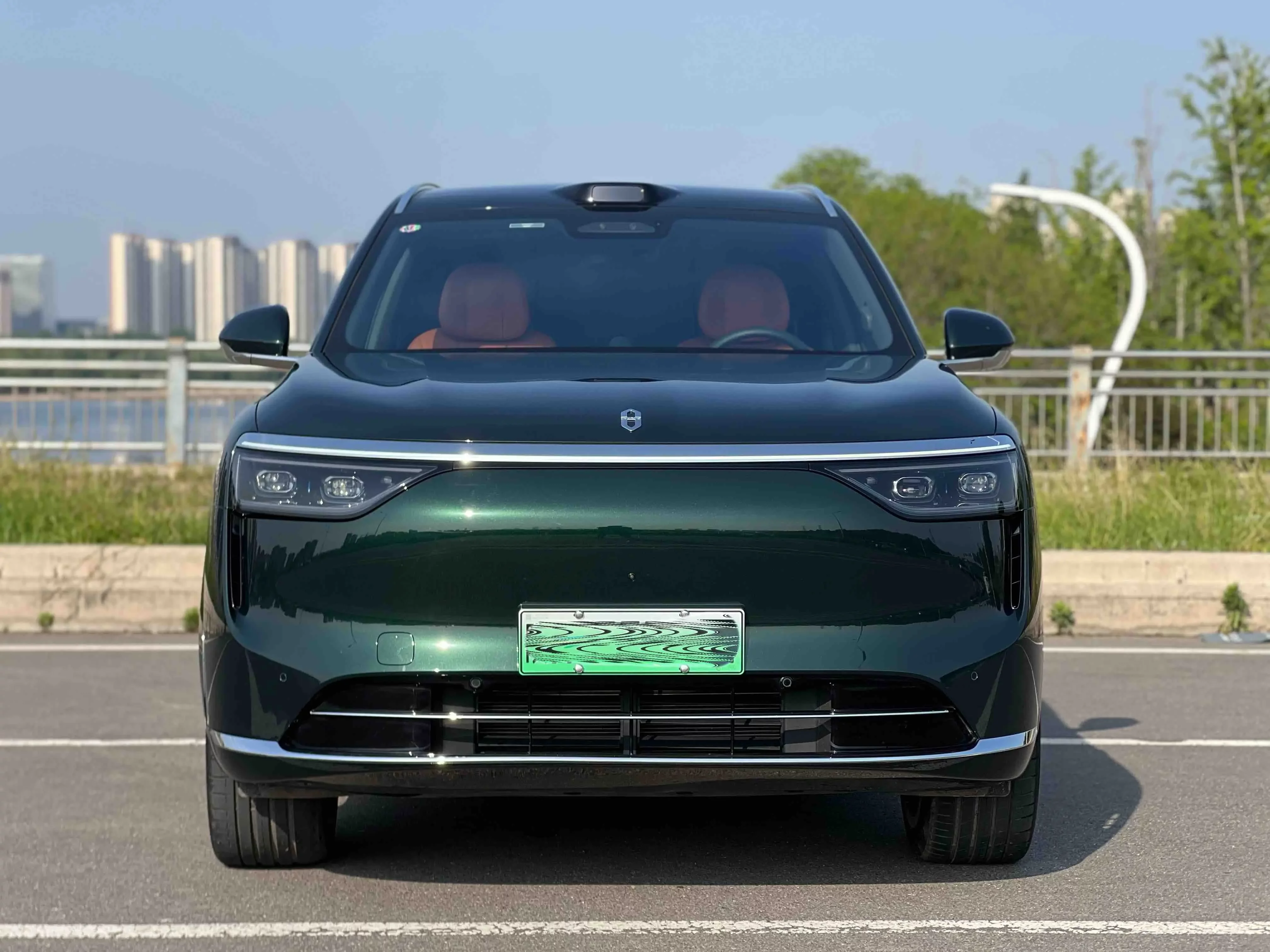 AITO QJM8