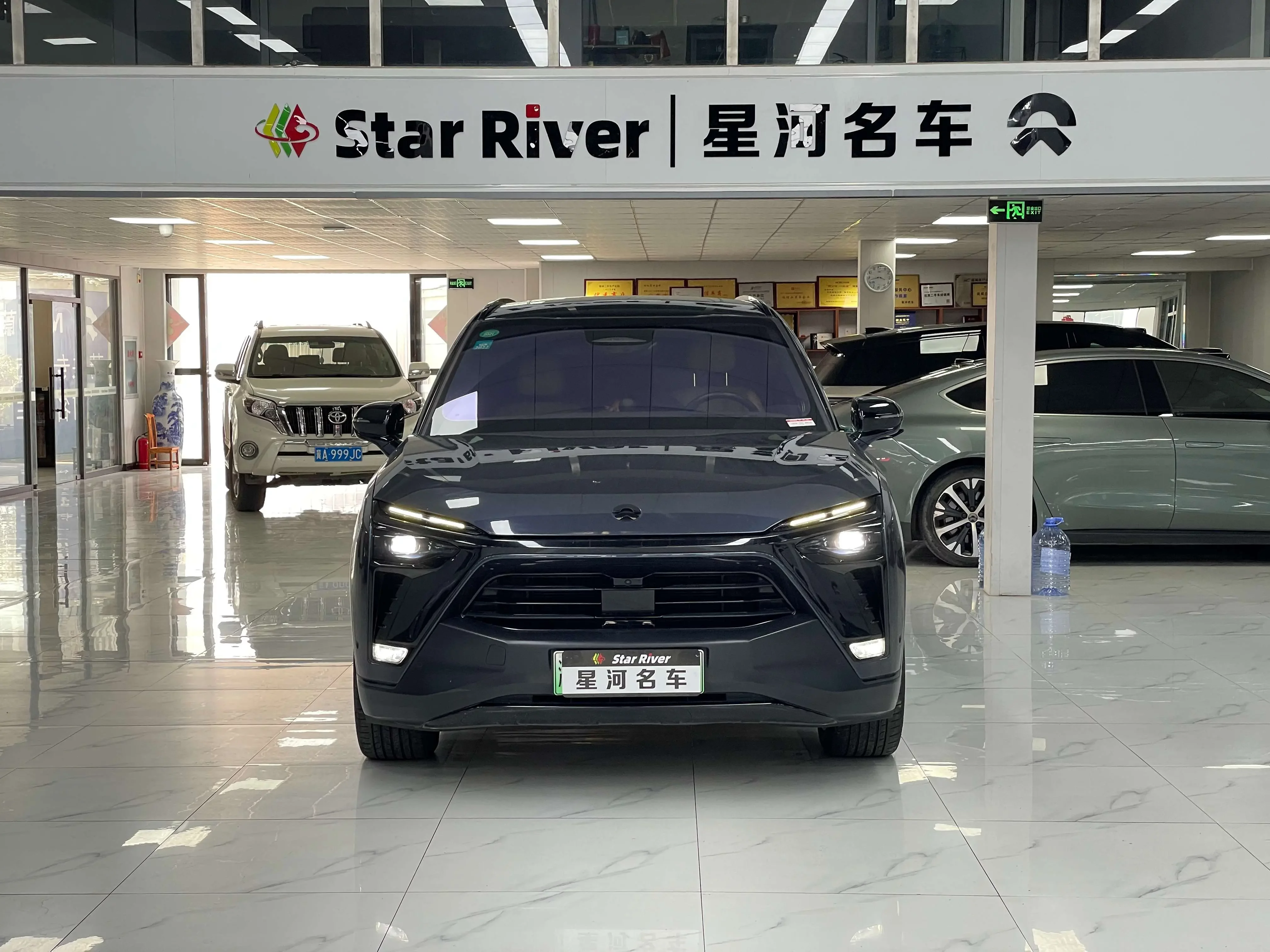 NIO ES8