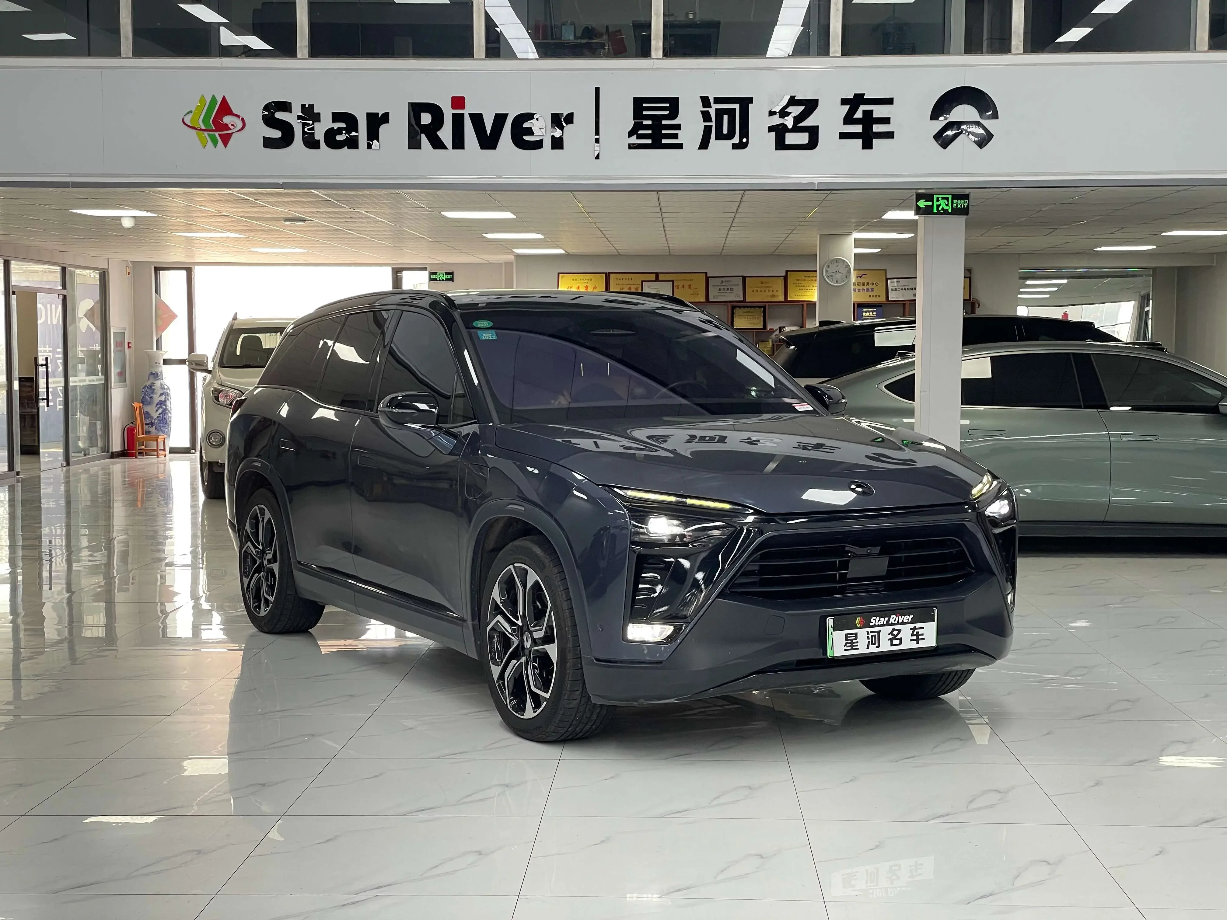 NIO ES8