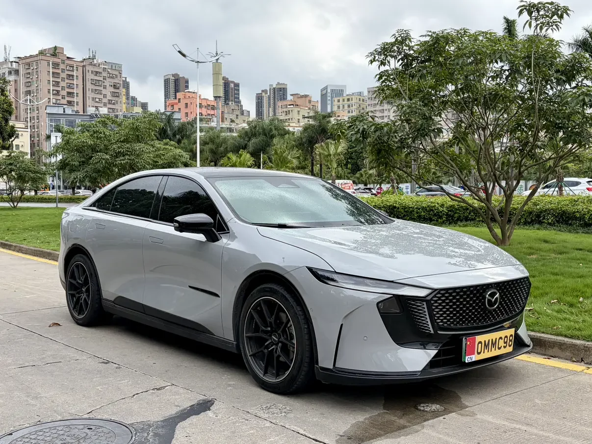 Mazda EZ-6