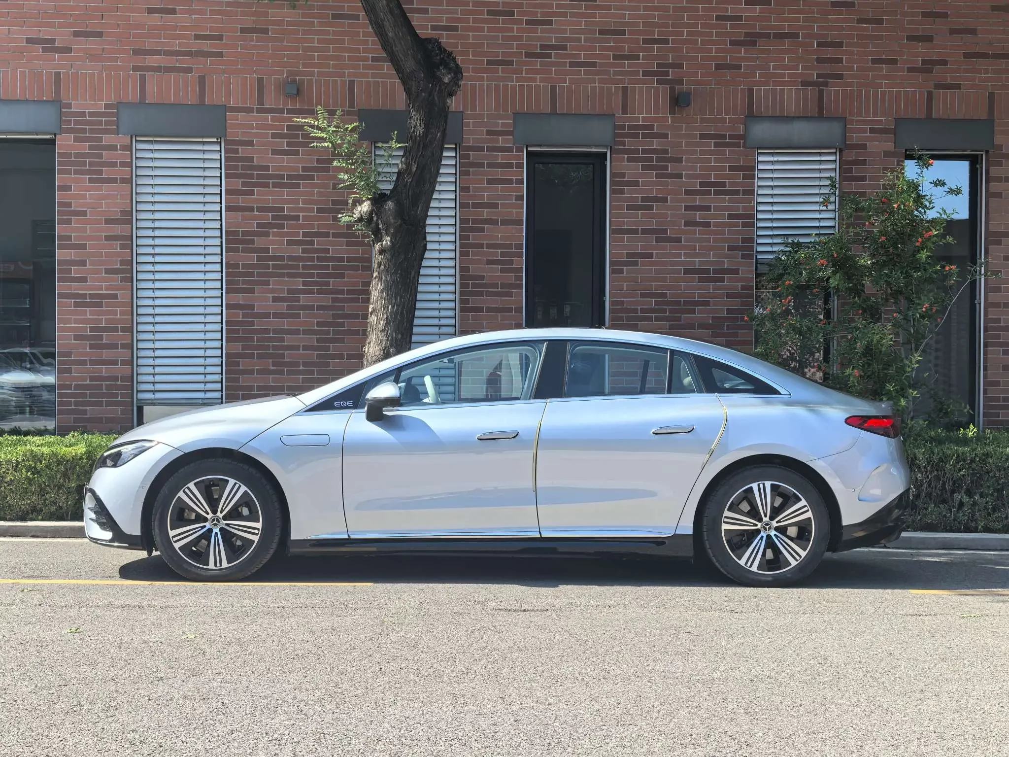 Mercedes-Benz EQE