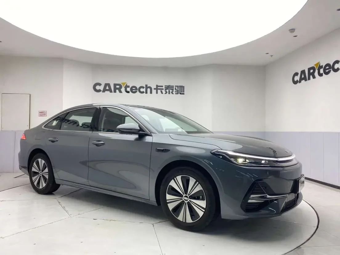 Geely Galaxy A7 EM