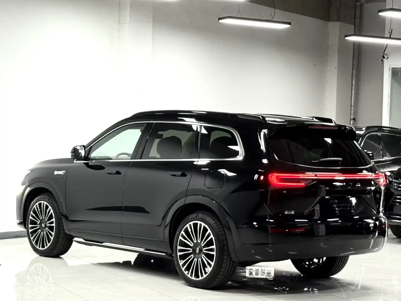 AITO M7