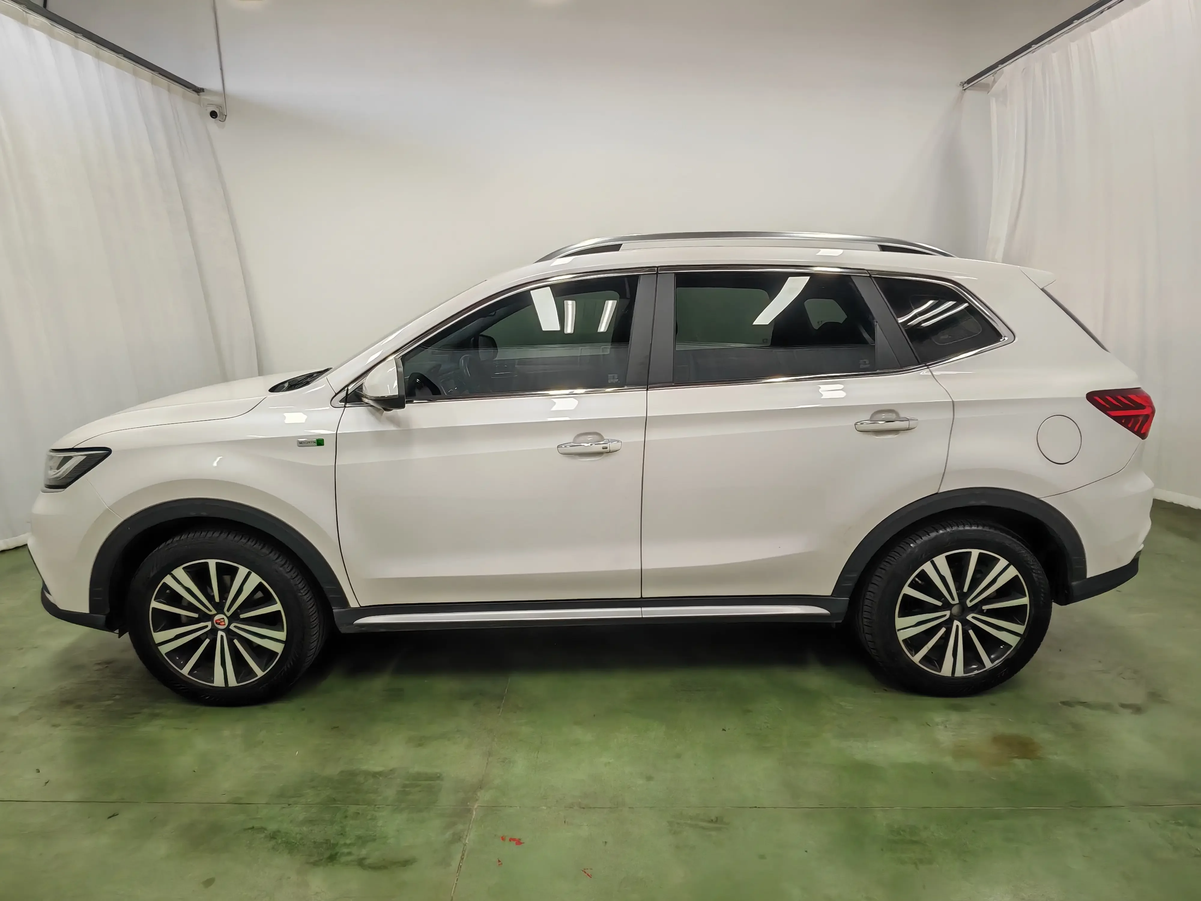 Roewe eRX5