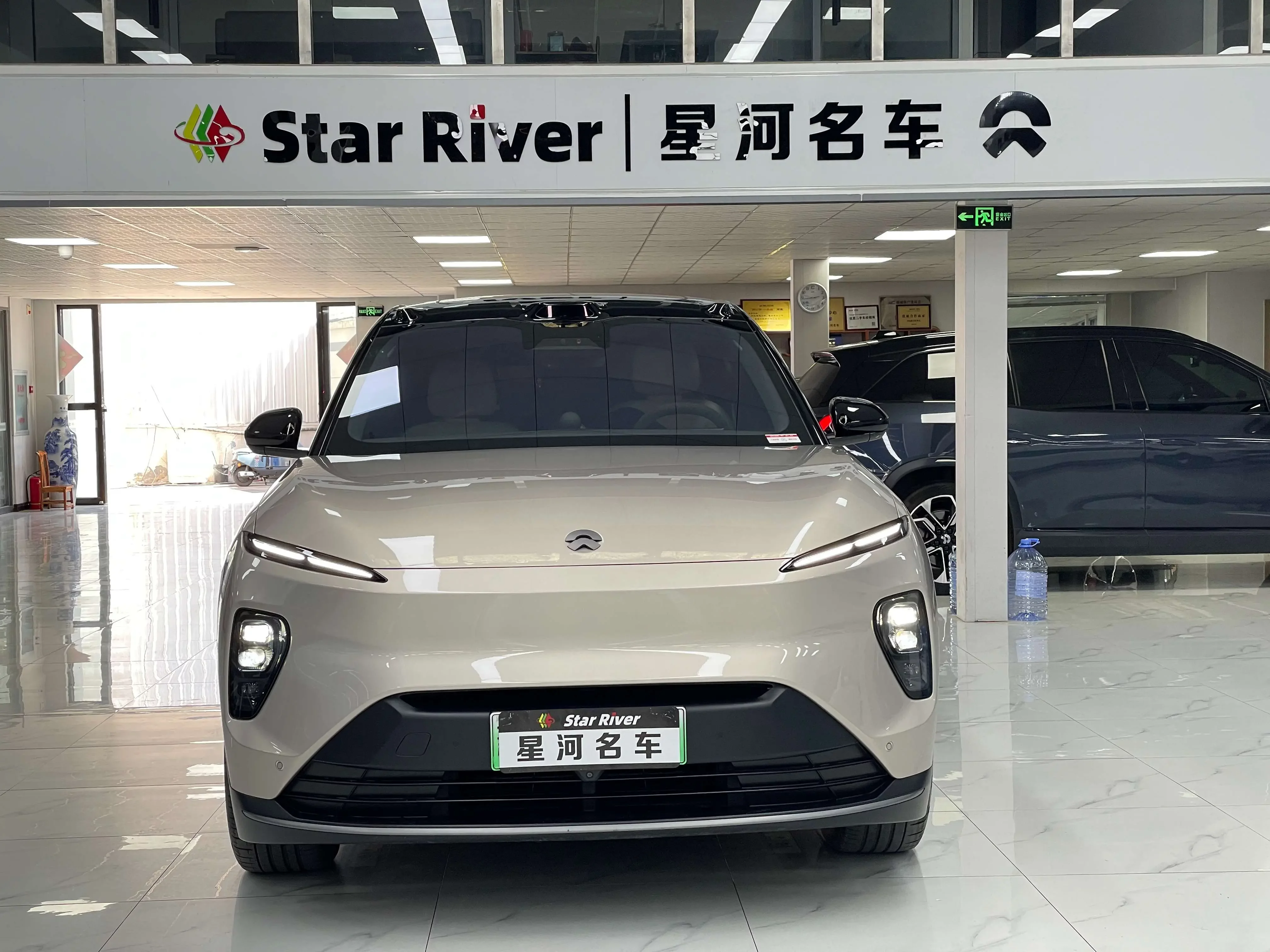 NIO ES8