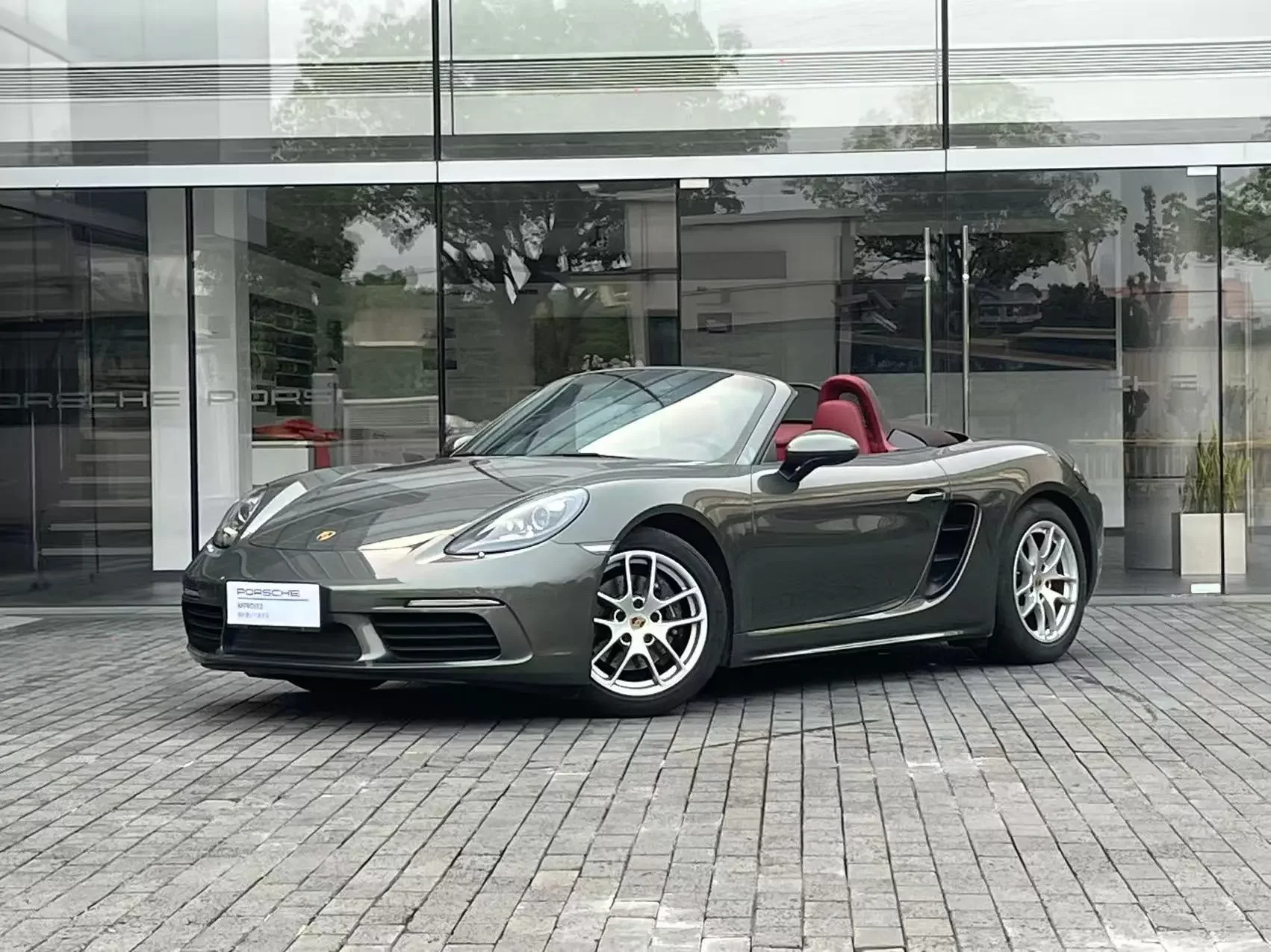 Porsche 718