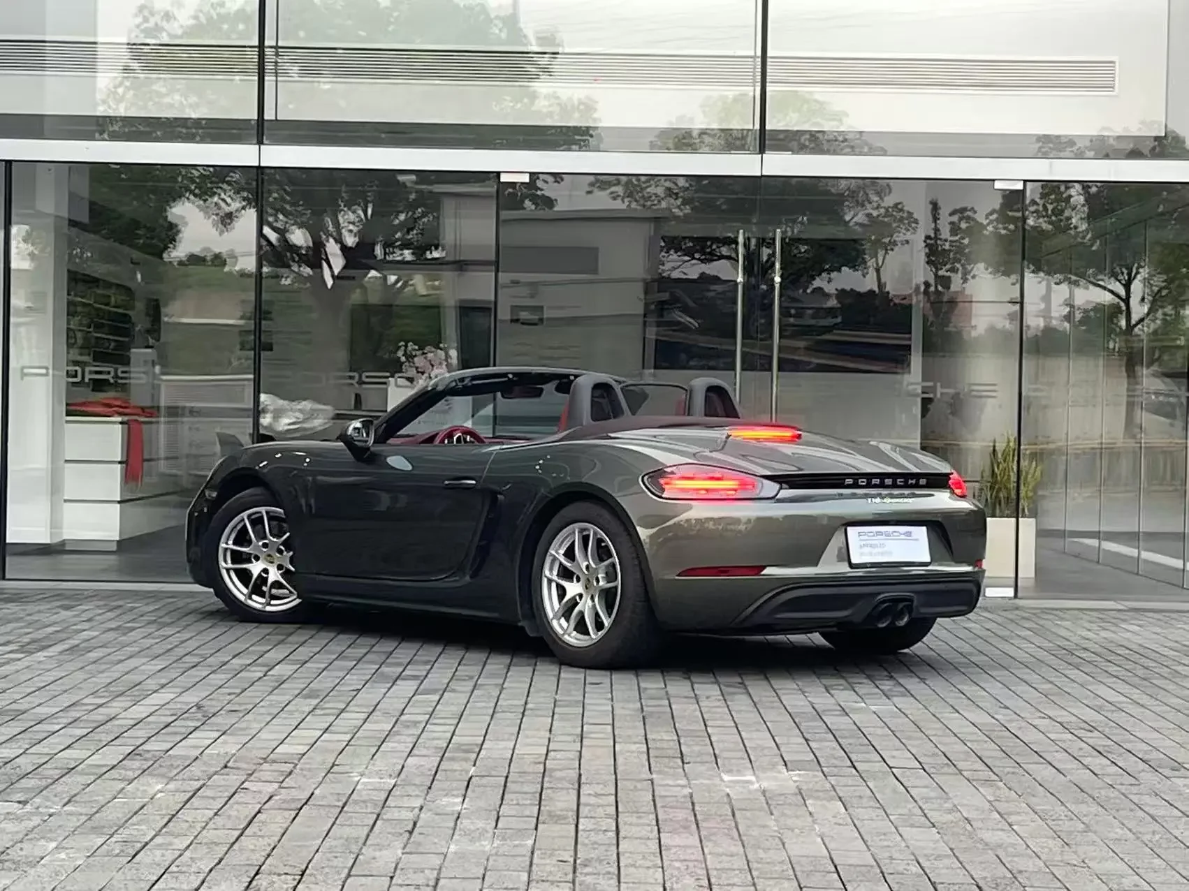 Porsche 718