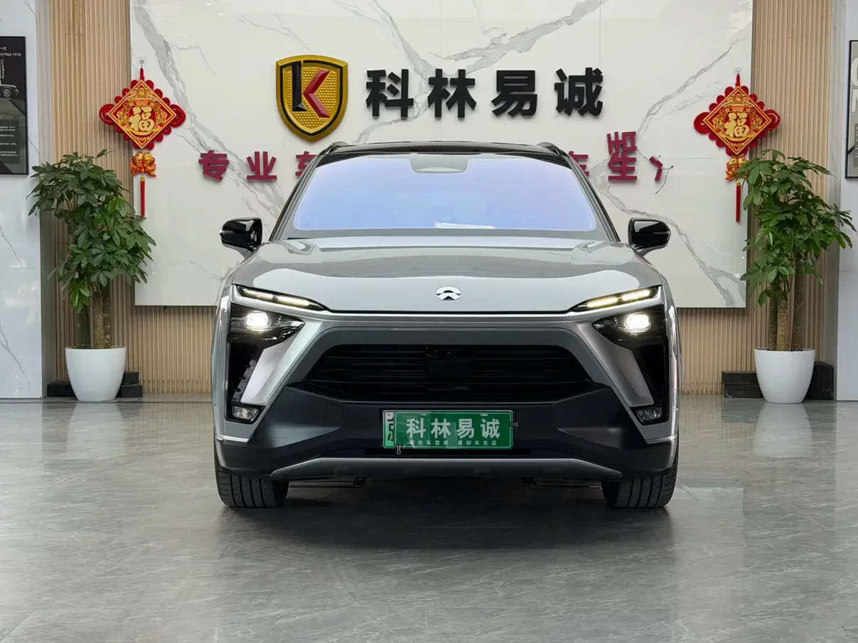 NIO ES8