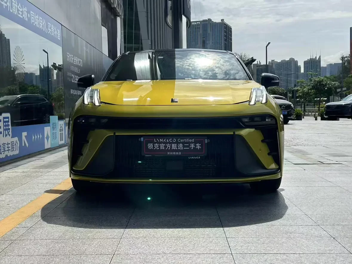 Lynk & Co 03