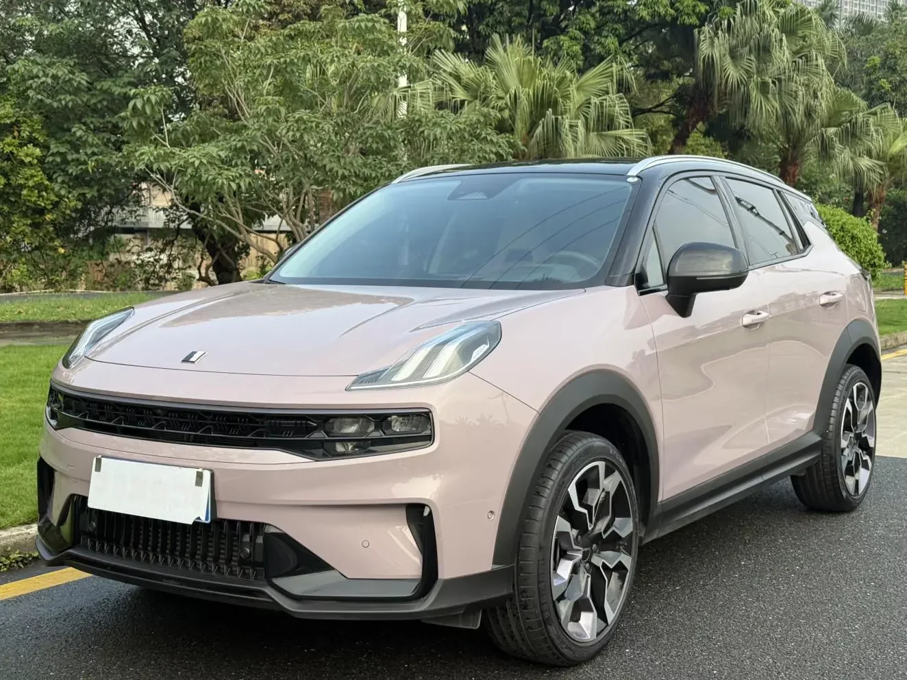 Lynk & Co 06
