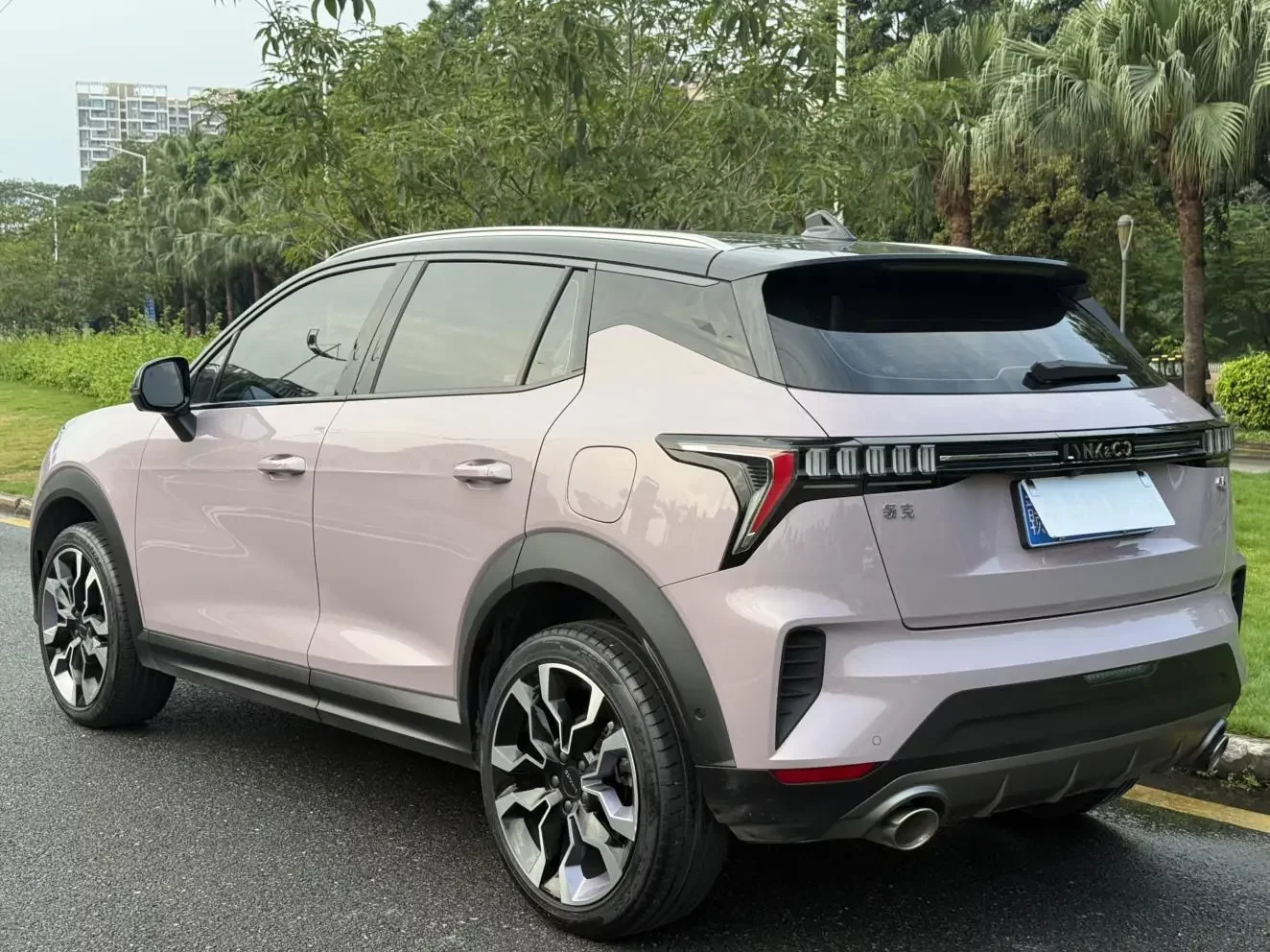 Lynk & Co 06