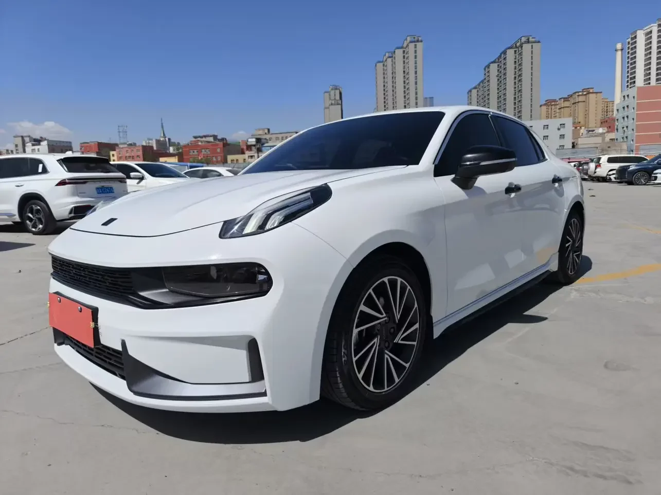 LYNK & CO 03