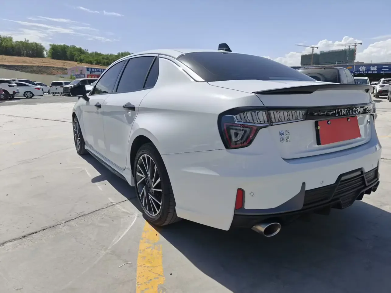 Lynk & Co 03