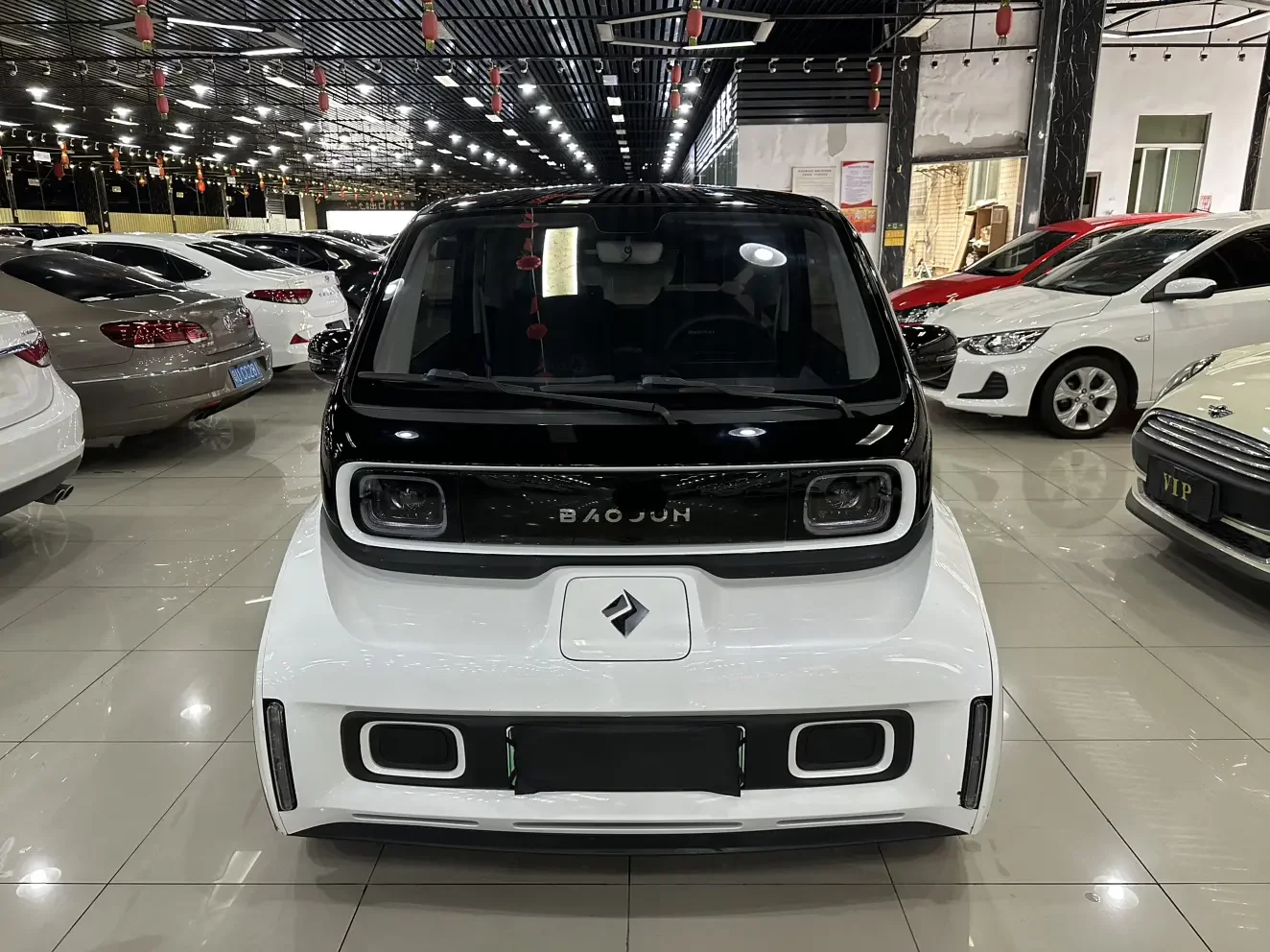 Baojun E300