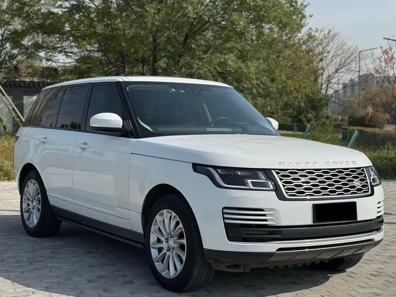 Land Rover range rover