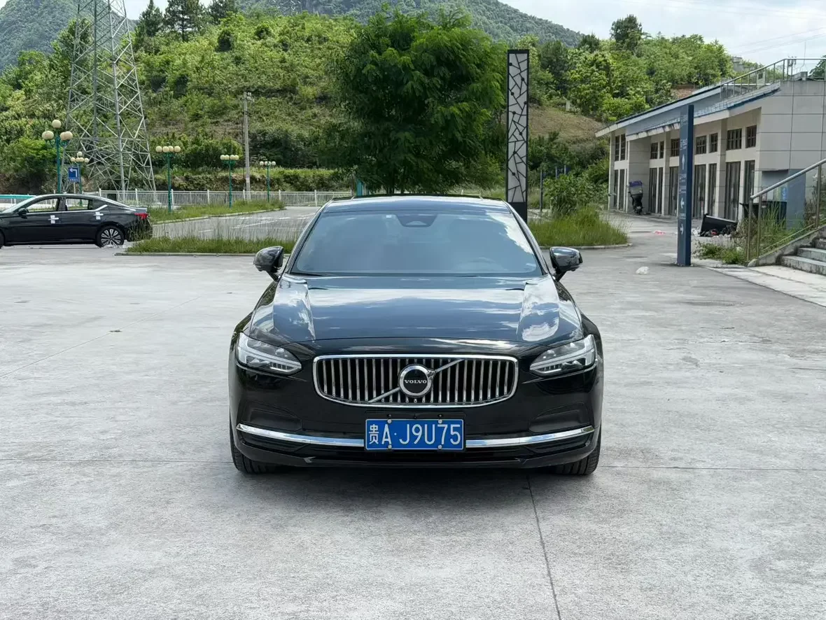 Volvo S90