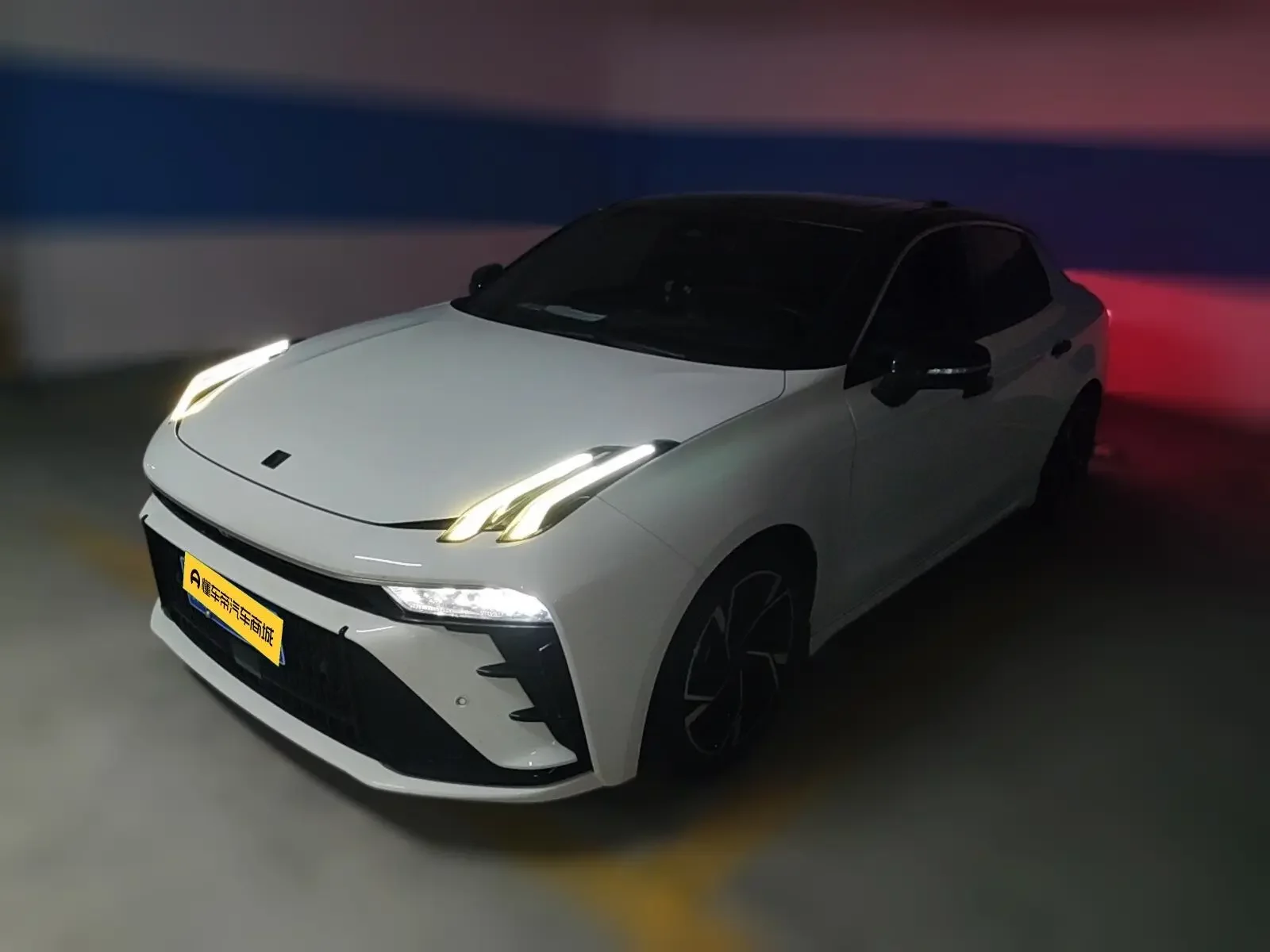 Lynk & Co 03