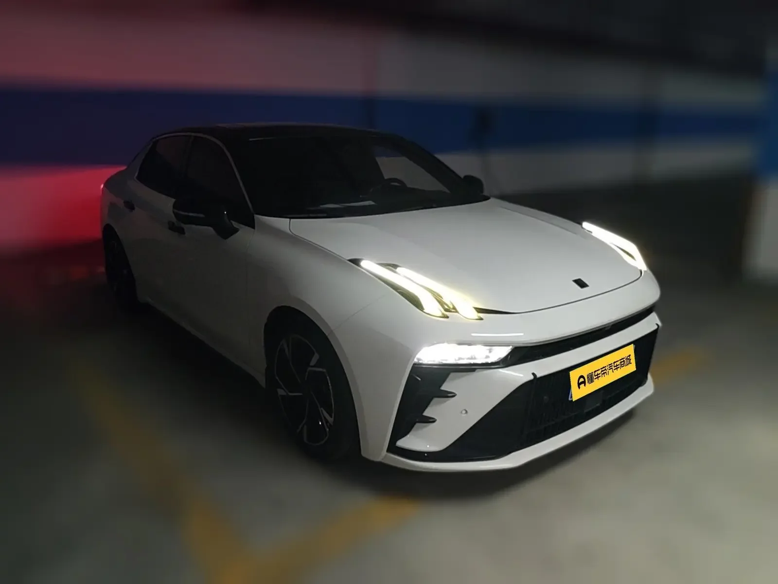 Lynk & Co 03