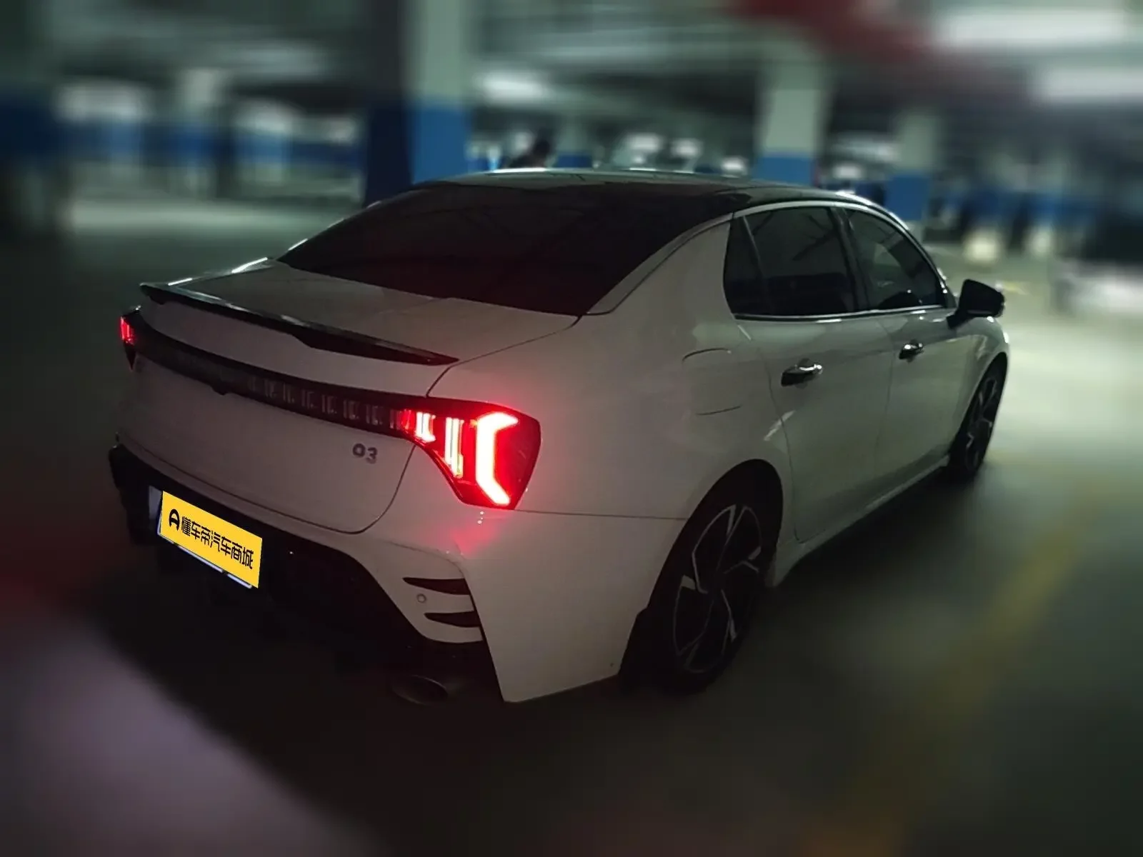 Lynk & Co 03