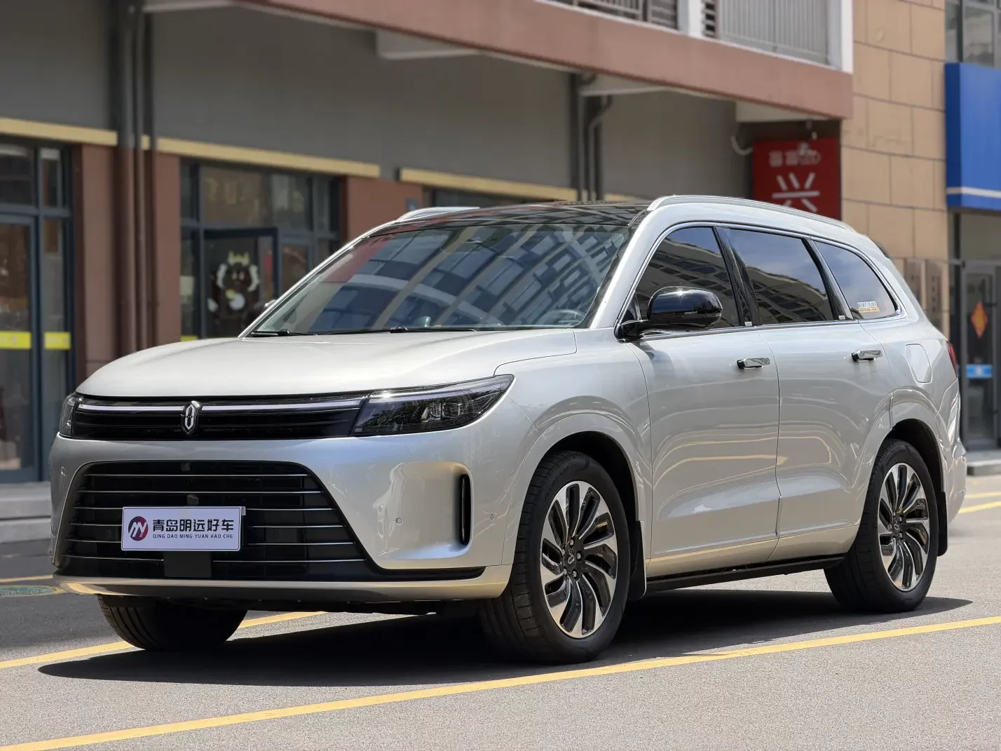 AITO M7 (Wenjie M7)  из Китая