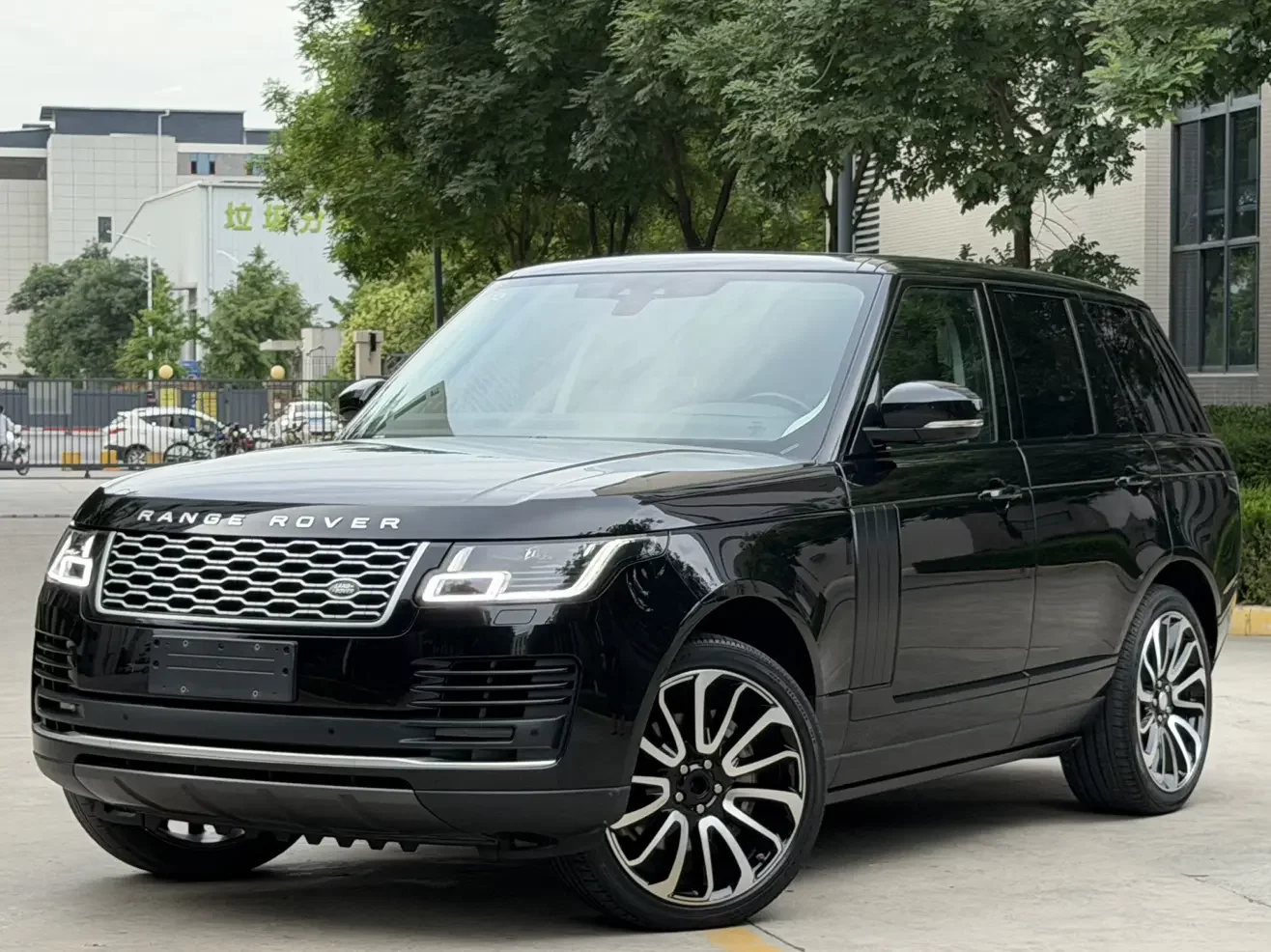 Land Rover range rover