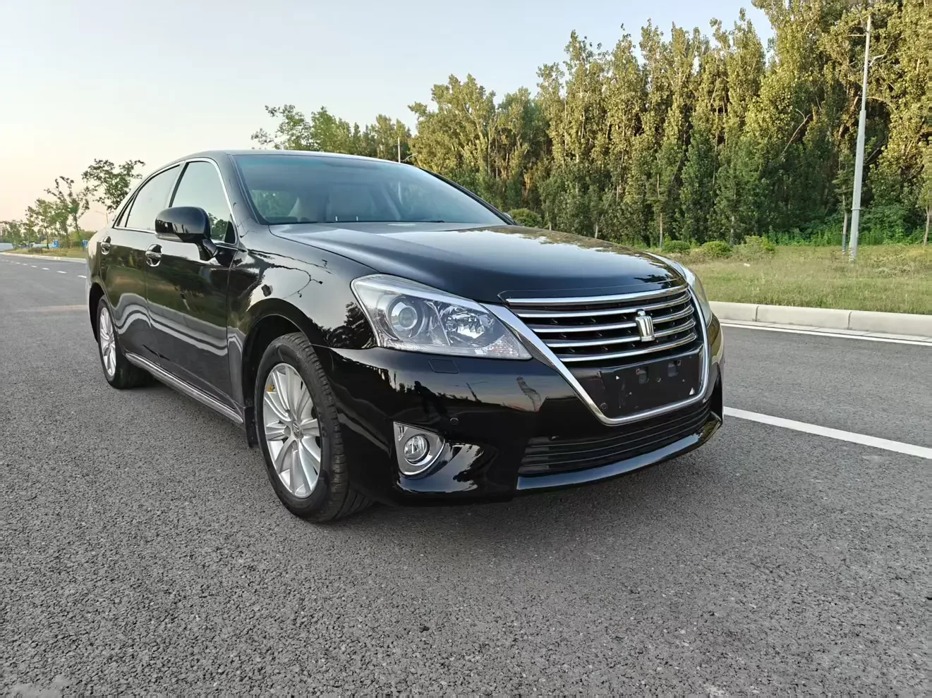 Toyota crown