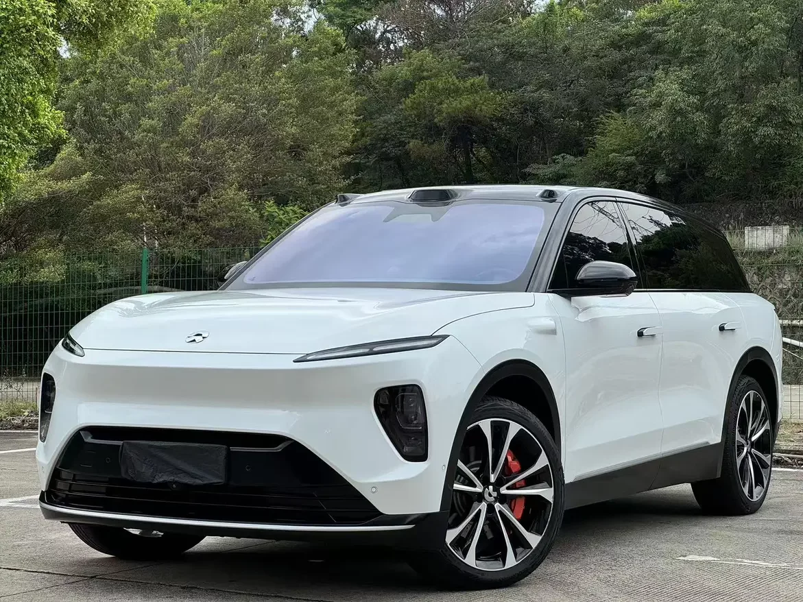 NIO ES8