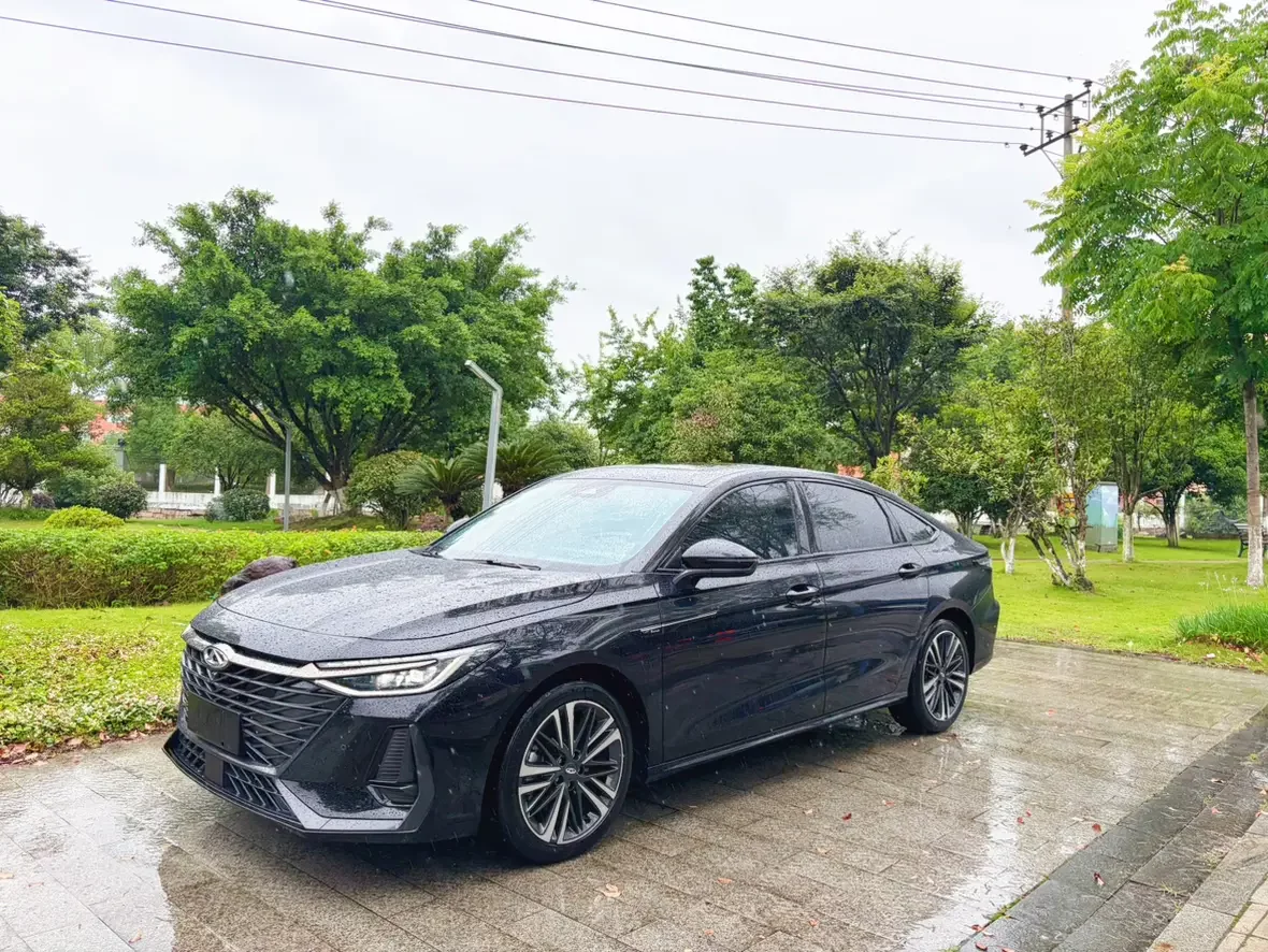 Chery Arrizo 8