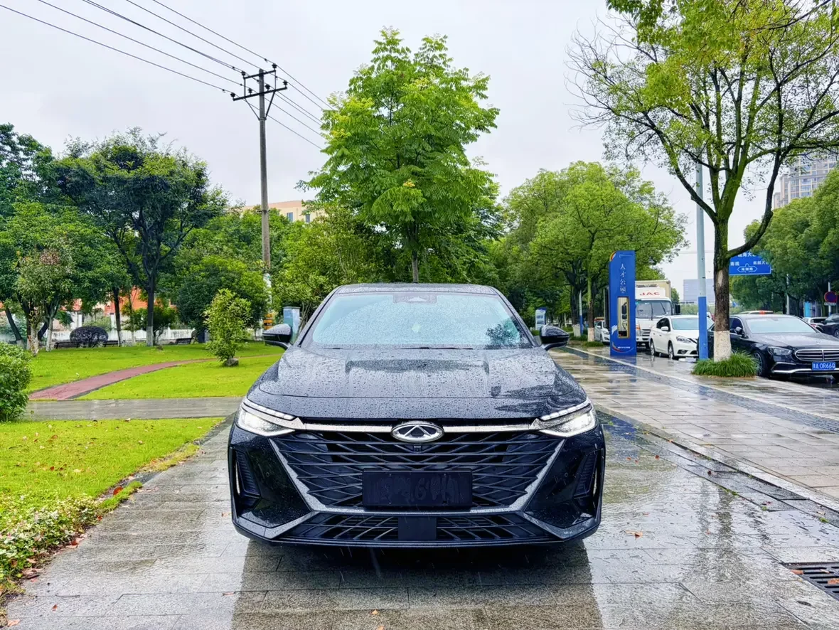 Chery Arrizo 8