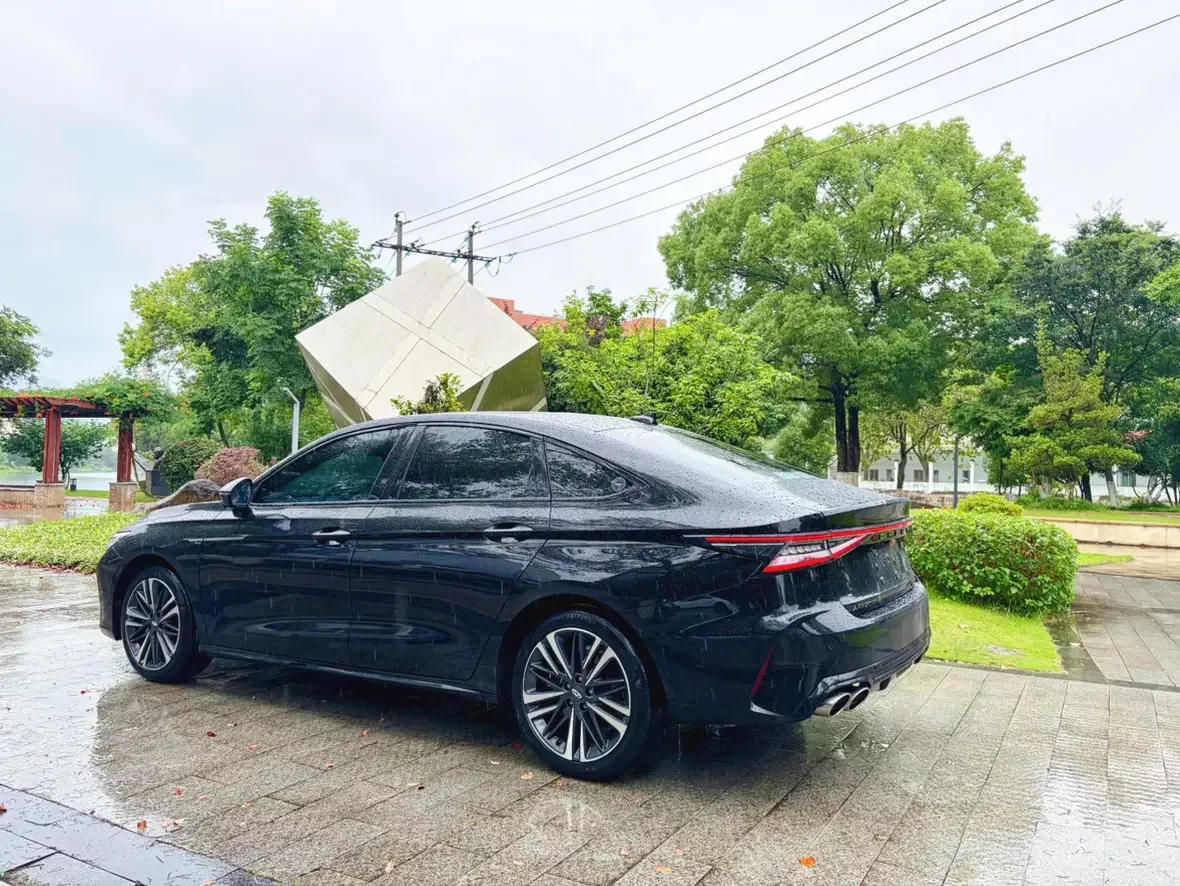 Chery Arrizo 8